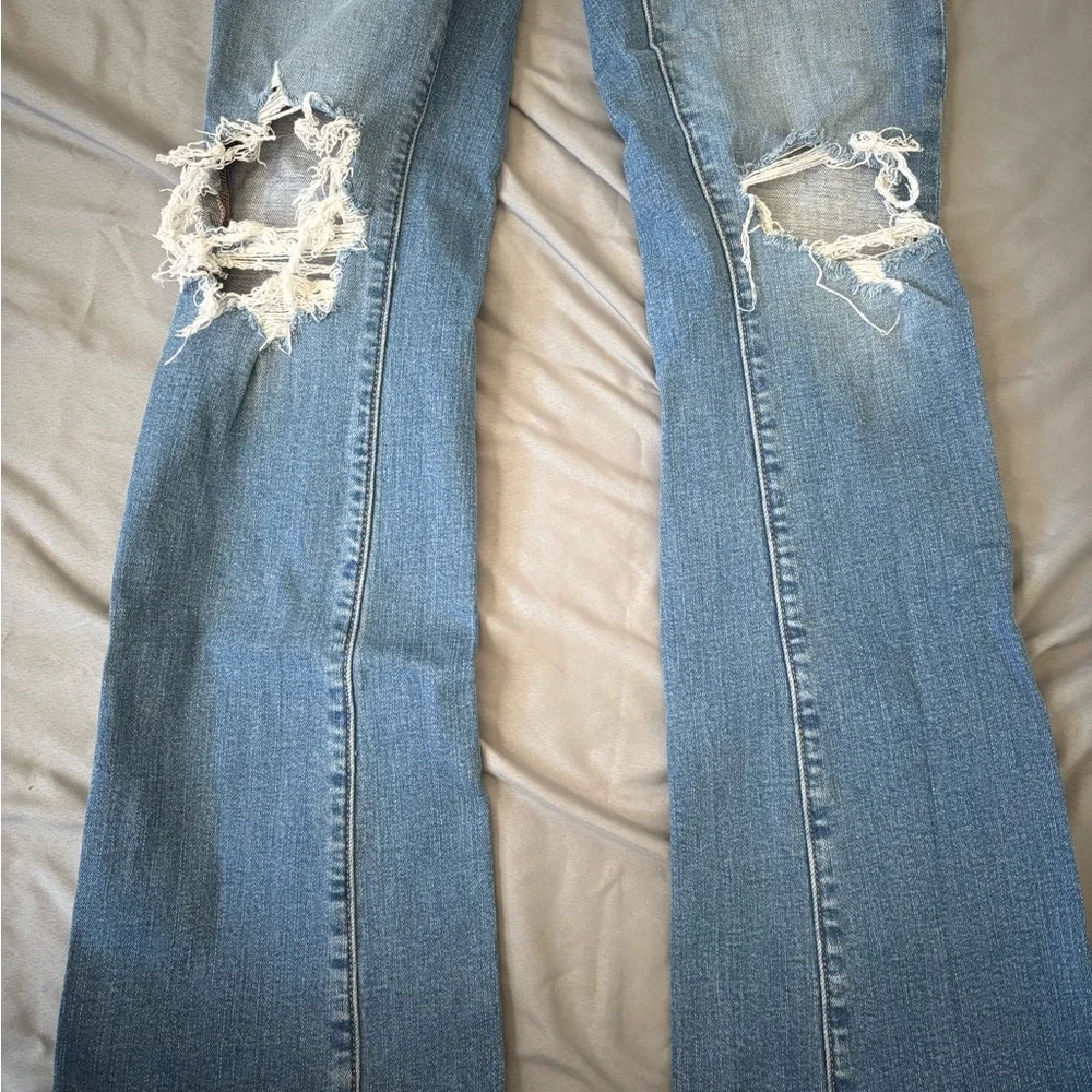 American Eagle Outfitters Light Blue Ripped Skinny Jeans - Picture 6 of 7